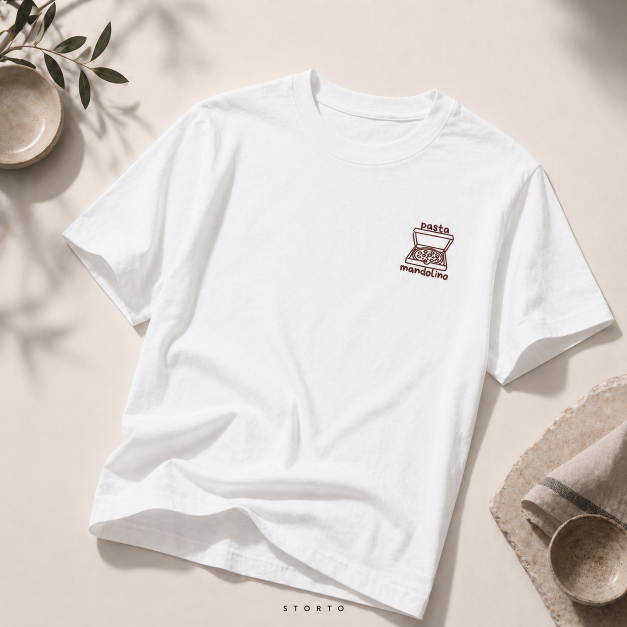 Pasta, pizza e mandolino — Italianità senza filtro.